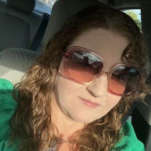 Meet your Posher, Candice